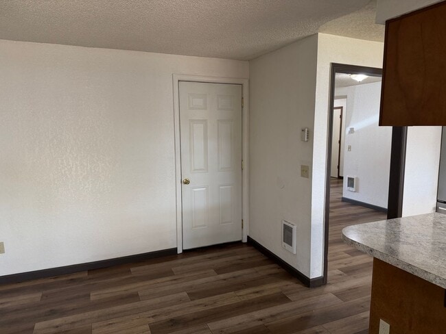 Building Photo - 3 bedroom 2 bath house in Thurston!
