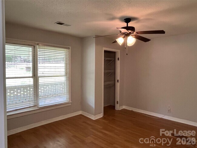 Building Photo - 8737 Whippoorwill Dr