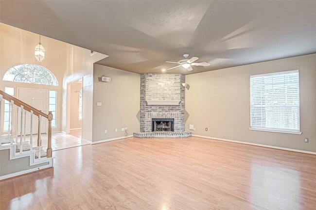 Building Photo - 5815 Henniker Dr