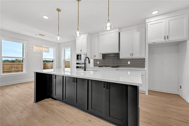 Building Photo - 1850 Momi St