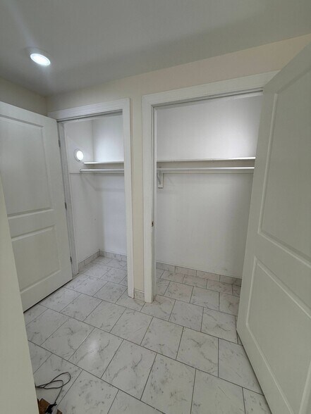 Building Photo - 1110 S 54th St