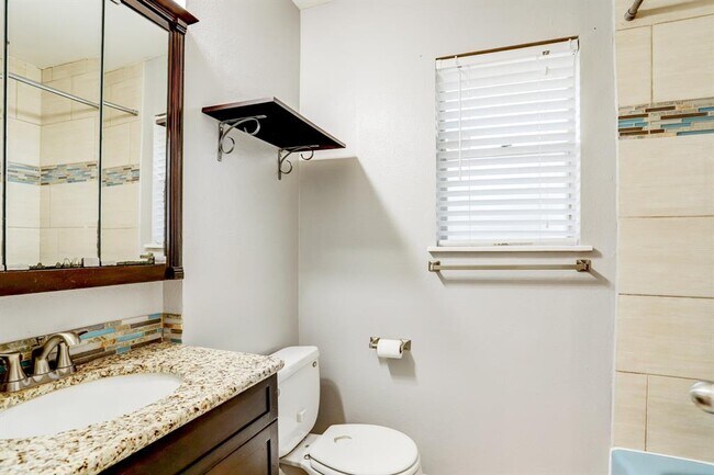 Building Photo - 5710 De Lange Ln