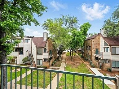 Building Photo - 2312 Balsam Dr