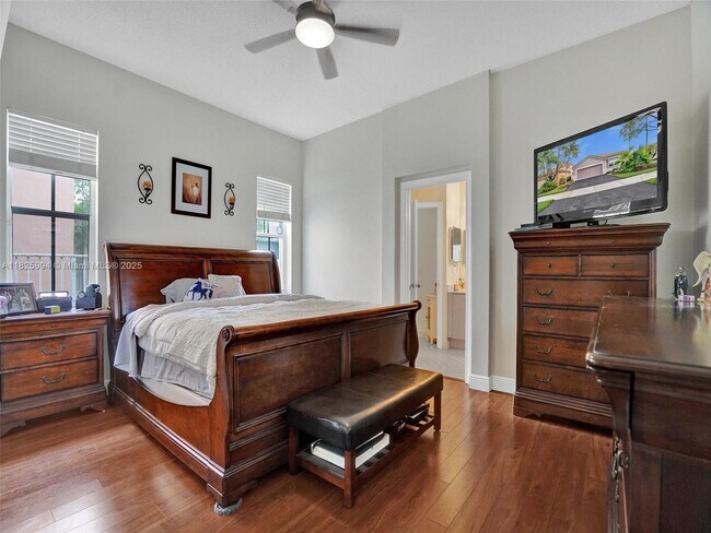 Building Photo - 938 Bluewood Terrace