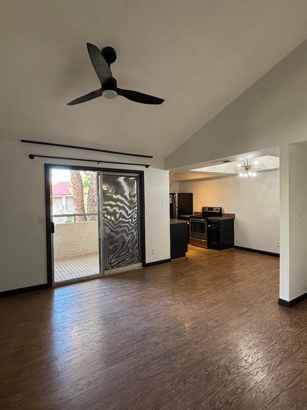 Building Photo - 10610 S 48th St