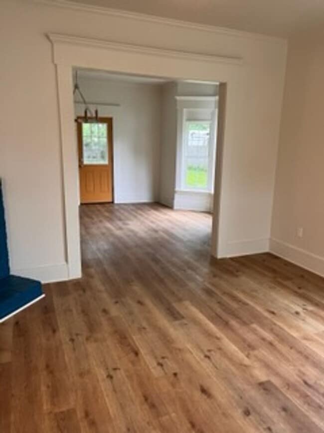 Building Photo - Discover the perfect blend of comfort, con...