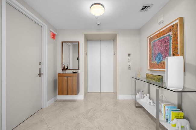 Building Photo - 101 S Fort Lauderdale Beach Blvd