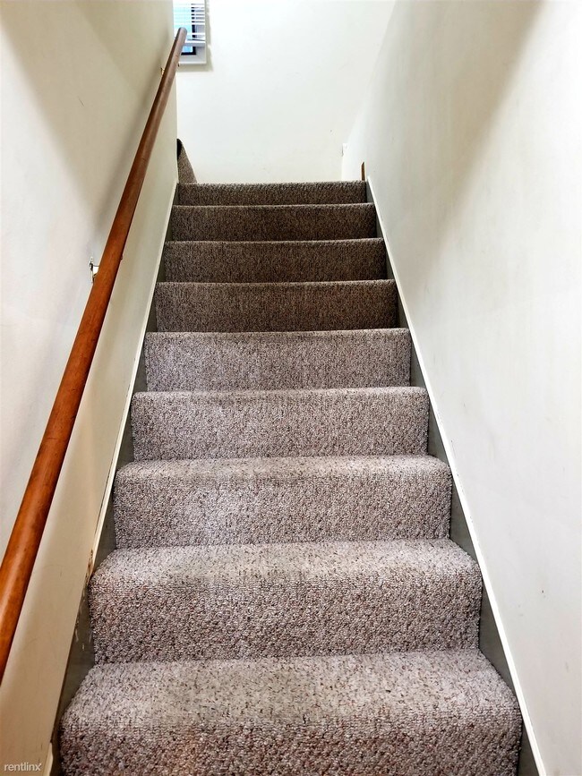 Building Photo - 22755 Courtland Ave