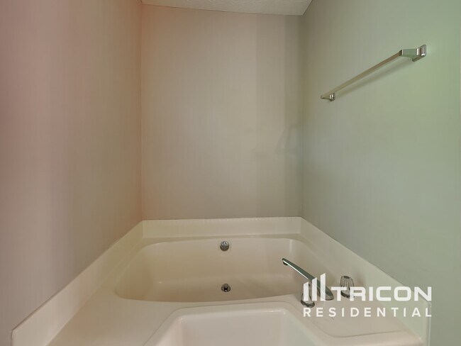 Building Photo - 1110 Karastan Court SW Marietta GA