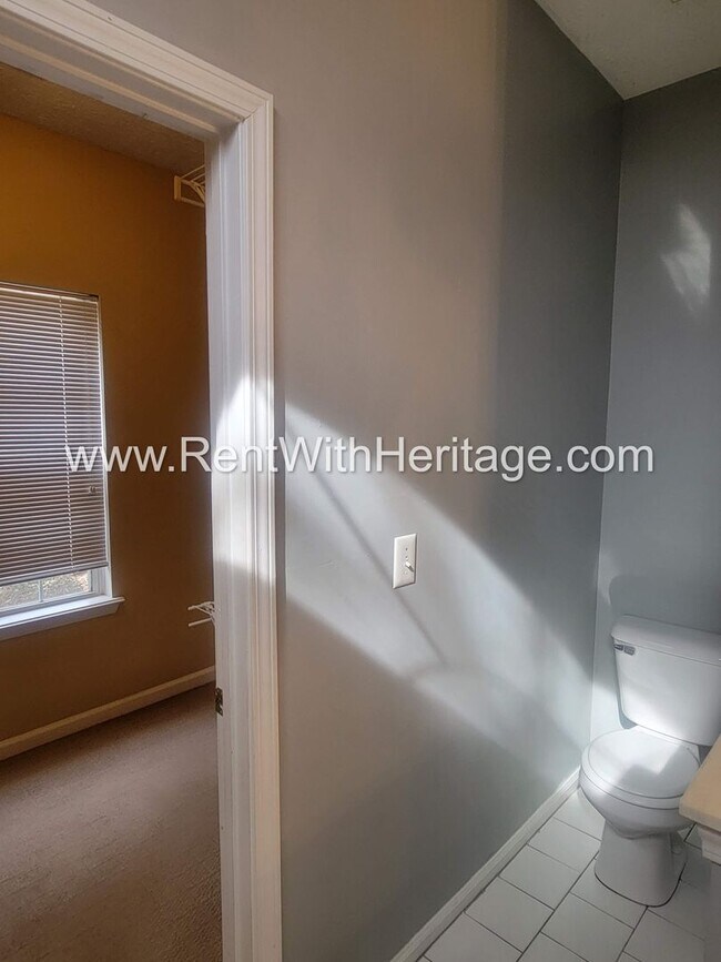 Building Photo - WOW!!...GORGEOUS HOME/HARDWOOD FLOORS/ UPGRADES GALLORE / SWIM - TENNIS