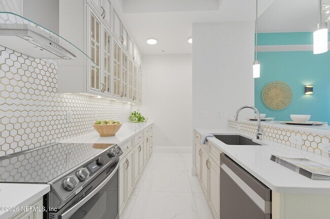 Building Photo - 200 Ocean Crest Dr