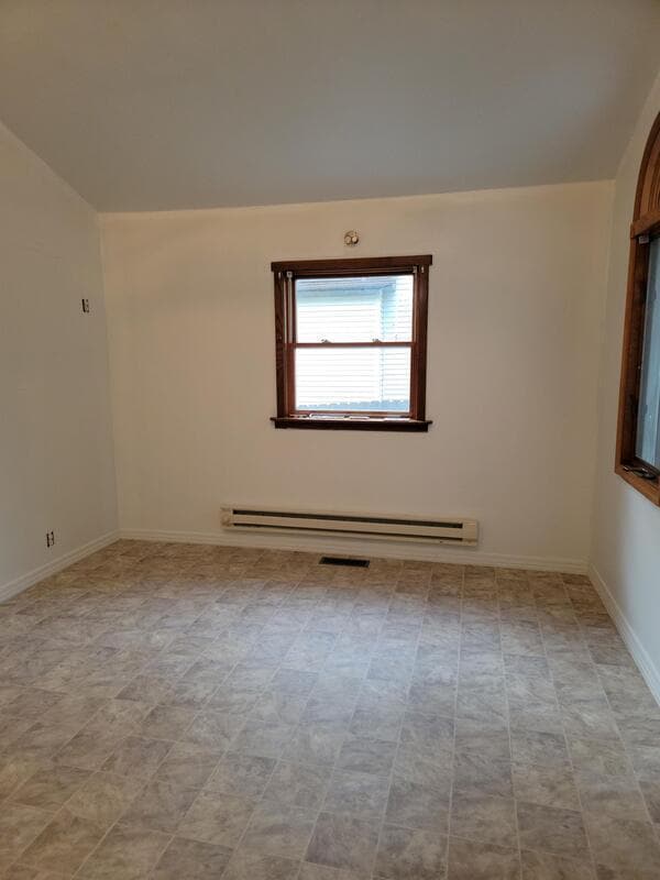 Building Photo - 319 S Main St