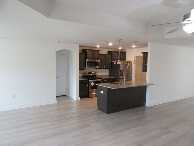 Building Photo - 3836 Redbud Wy