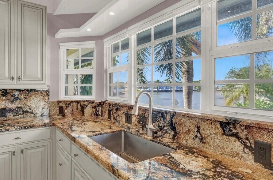 Building Photo - 622 Ocean Dunes Cir