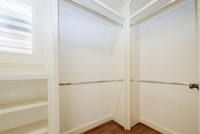 Building Photo - 232 Detering St