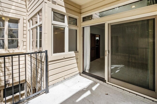 Building Photo - 1127 Filbert St