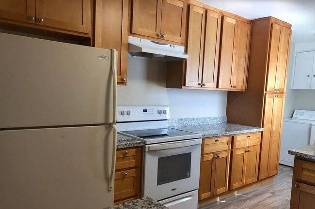 Building Photo - CAMPBELL - REMODELED DUPLEX with garage gr...