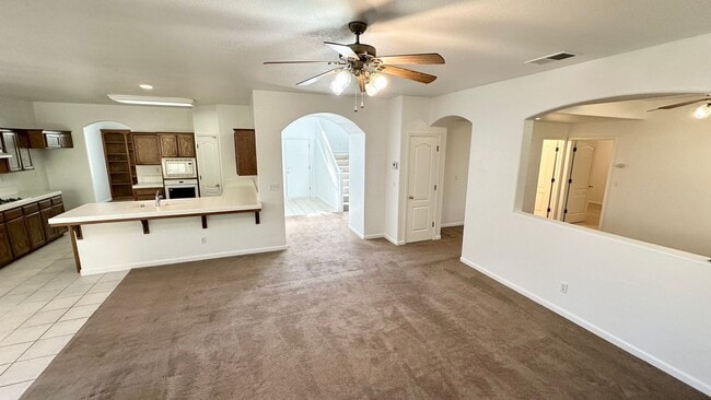 Building Photo - $2,795 Teague & Chestnut, 4 Bedroom Home -...