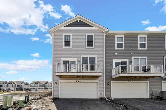 Building Photo - 25708 W Yorkshire Dr