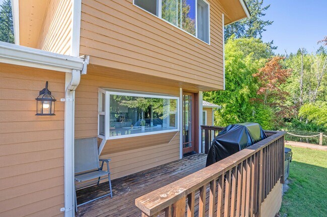 Building Photo - SHORT TERM LEASES! 1-6 months - 3-Bedroom ...