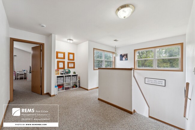 Building Photo - 815 Island Ct