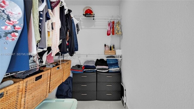 Building Photo - 417 NW 13th Ct