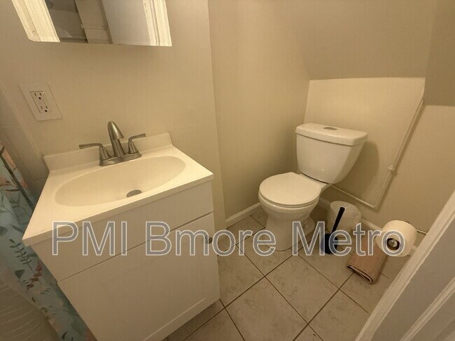 Building Photo - 3609 Woodlea Ave