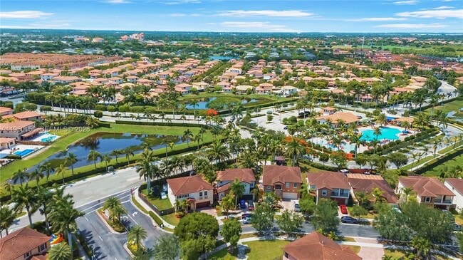 Building Photo - 724 SE 37th Ave