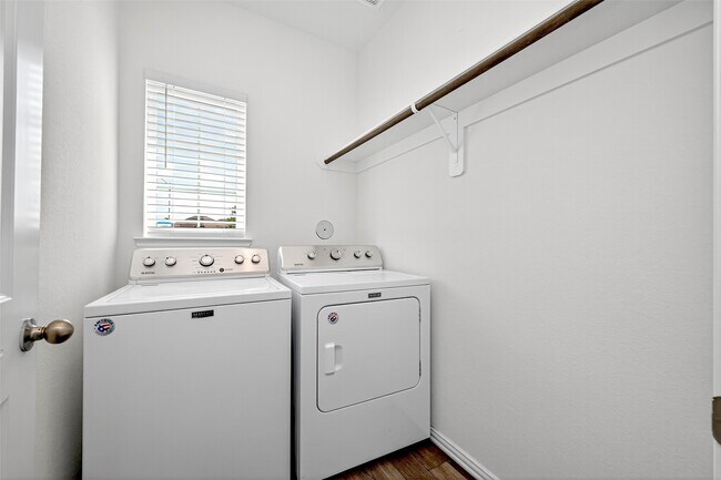 Building Photo - 29897 Dovetail Blf Ln