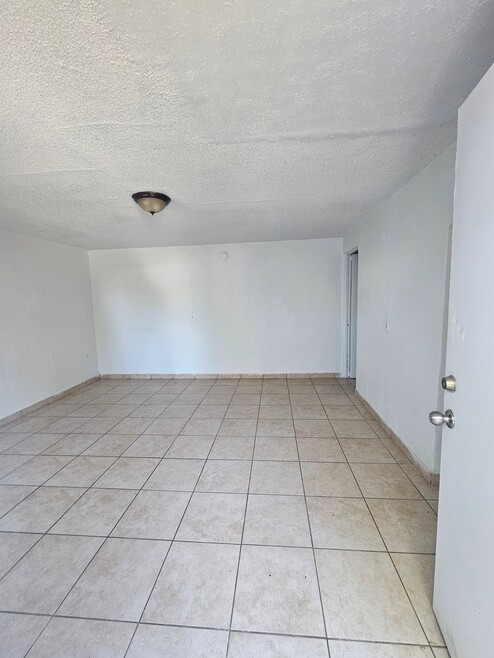 Building Photo - 5911 W Lamar Rd