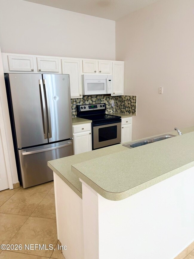 Building Photo - 9670 Amarante Cir