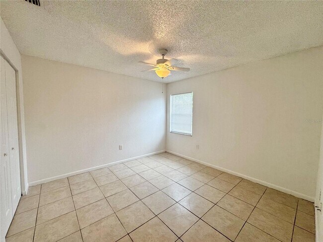 Building Photo - 2559 Elm Ave