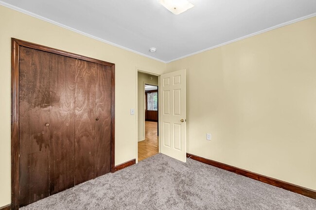 Building Photo - Quiet Coastal Home