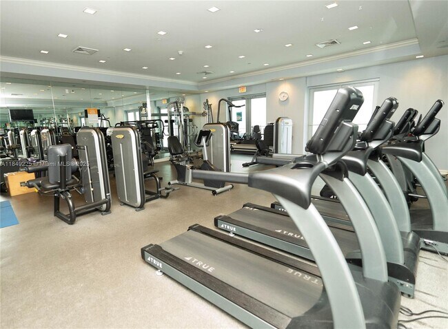 Building Photo - 150 Sunny Isles Blvd