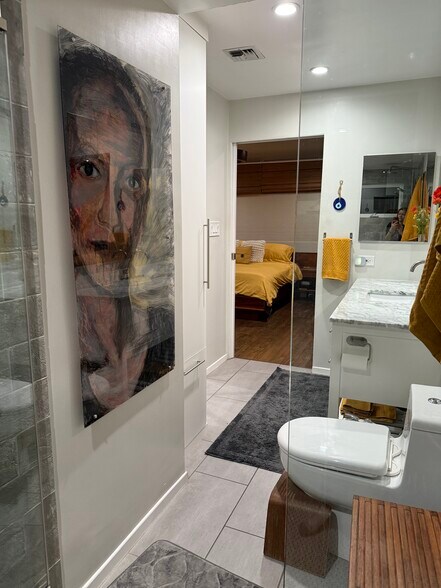 Primary ensuite with bidet attachment - 1068 E San Jose Ave