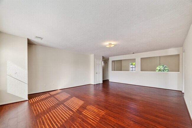 Building Photo - 3514 Parkshire Dr