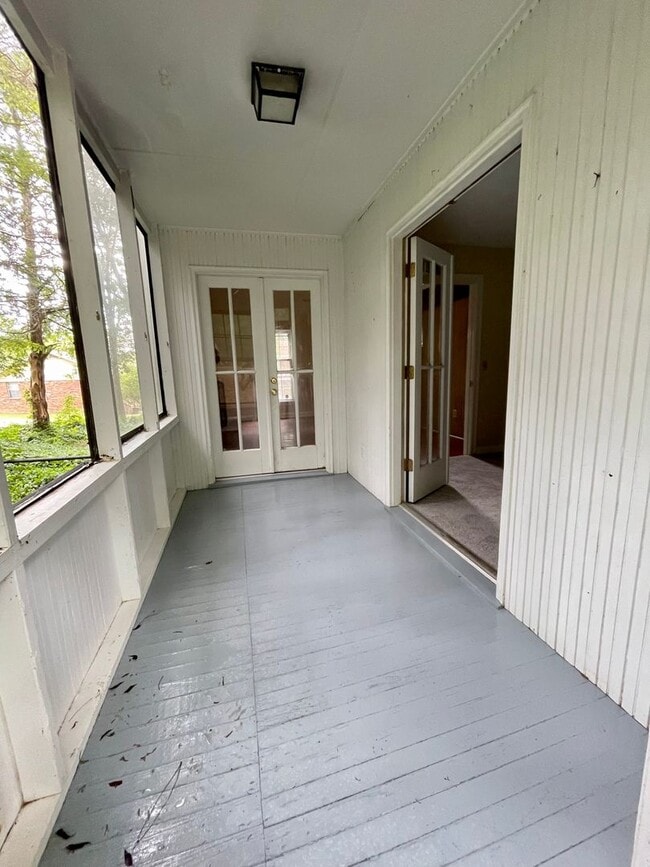 Building Photo - 107 Herbert St