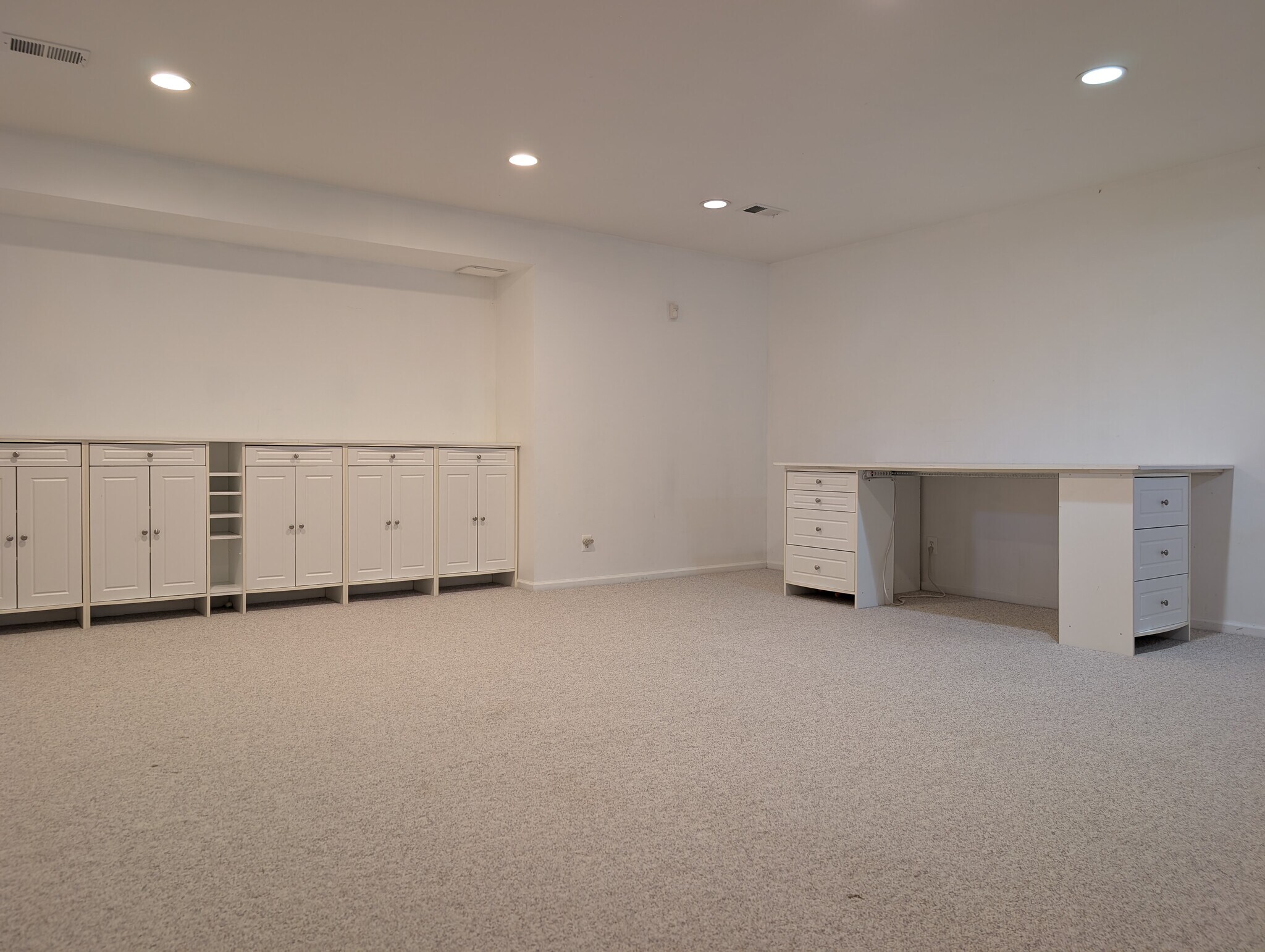 Building Photo - 8 Trewbridge Ct