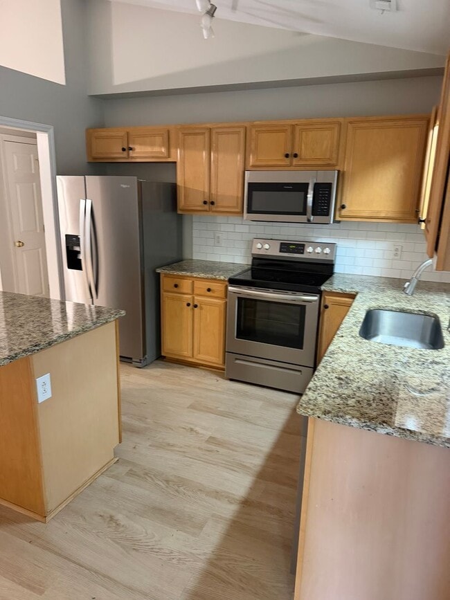 Building Photo - 3925 Hickswood Forest Ct