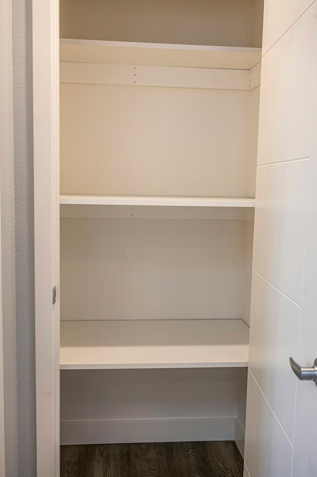 Building Photo - 15817 Izorah Way