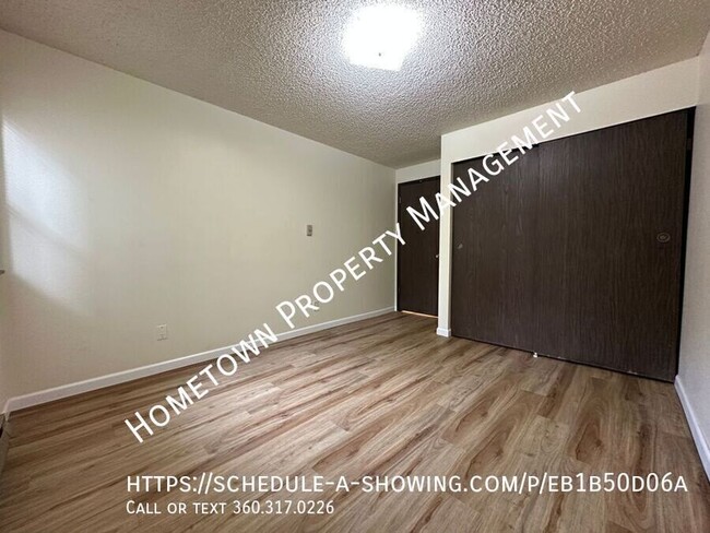 Building Photo - Updated 2 Bedroom Apartment with View of P...