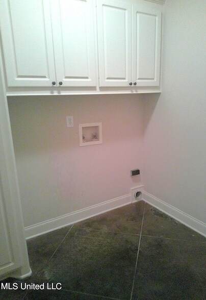Building Photo - 141 Creekside Dr
