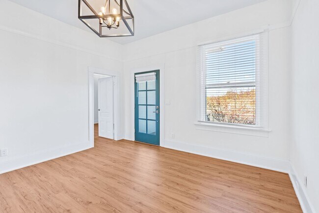 Building Photo - Downtown Napa 2 bdrm 1.5 Bath Home Availab...