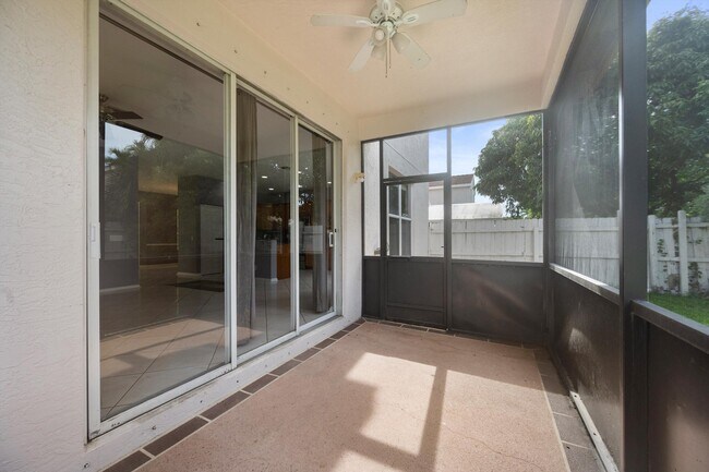 Building Photo - 3578 Chesapeake Cir