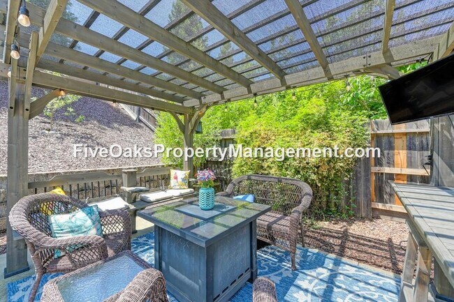Building Photo - 531 Rowlands Ct