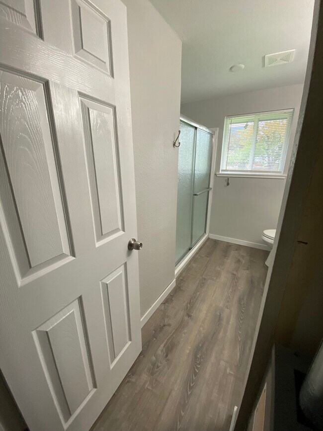 Building Photo - 309 Choker St SE