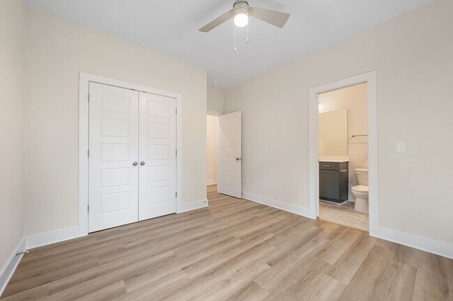 Building Photo - Available Early July! 3-bedroom home with off street parking!