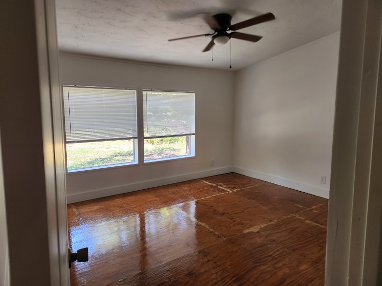 Building Photo - 5800 Sparta Rd