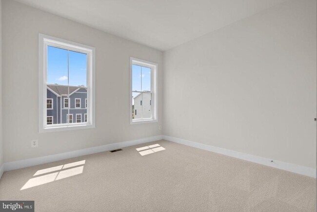 Building Photo - 114 Galaxy Pl