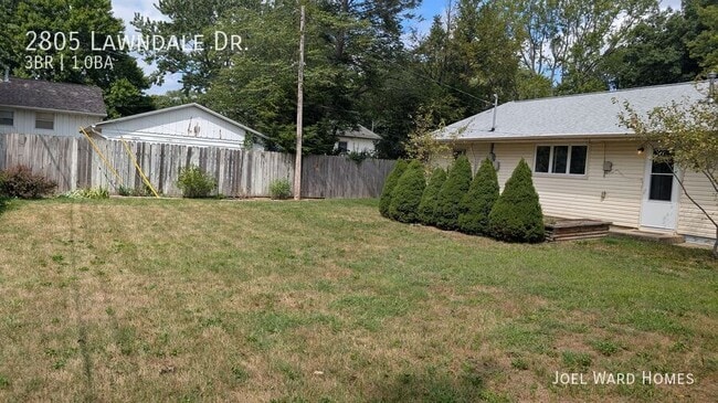 Building Photo - 2805 Lawndale Dr